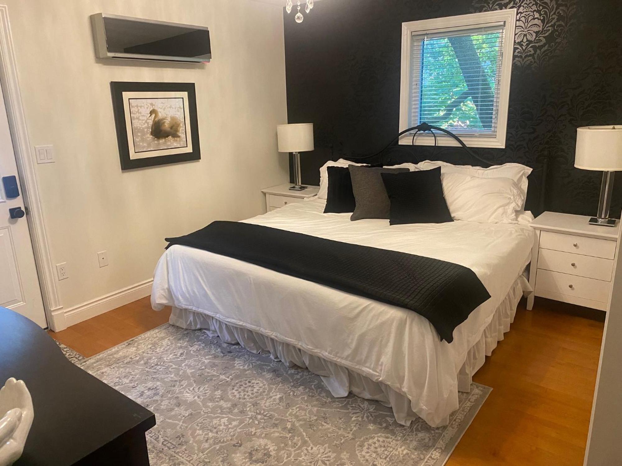 North Of Avon B&B Suites Stratford Ngoại thất bức ảnh